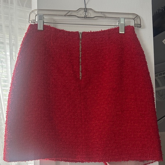 Elegant Red Double-Breasted Skirt - Picture 2 of 3